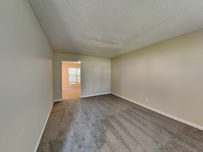 Foto del edificio - 709 Ridge Way