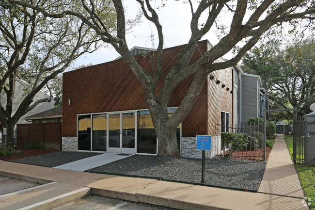 Leasing Office - Cambridge Apartments