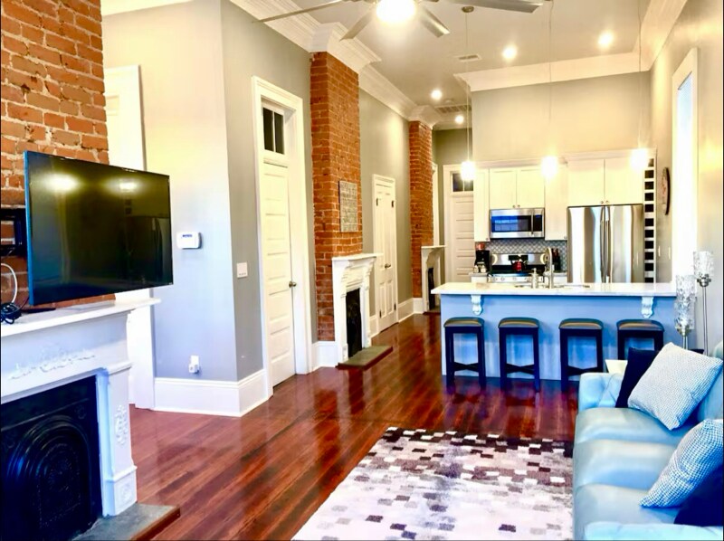 Foto principal - 1355 Columbus St