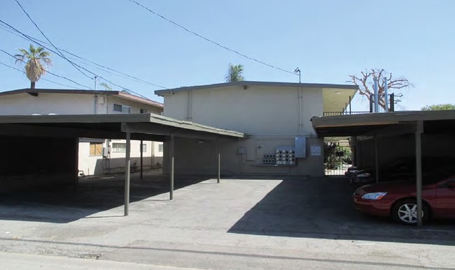 Building Photo - Moongate Apartments
