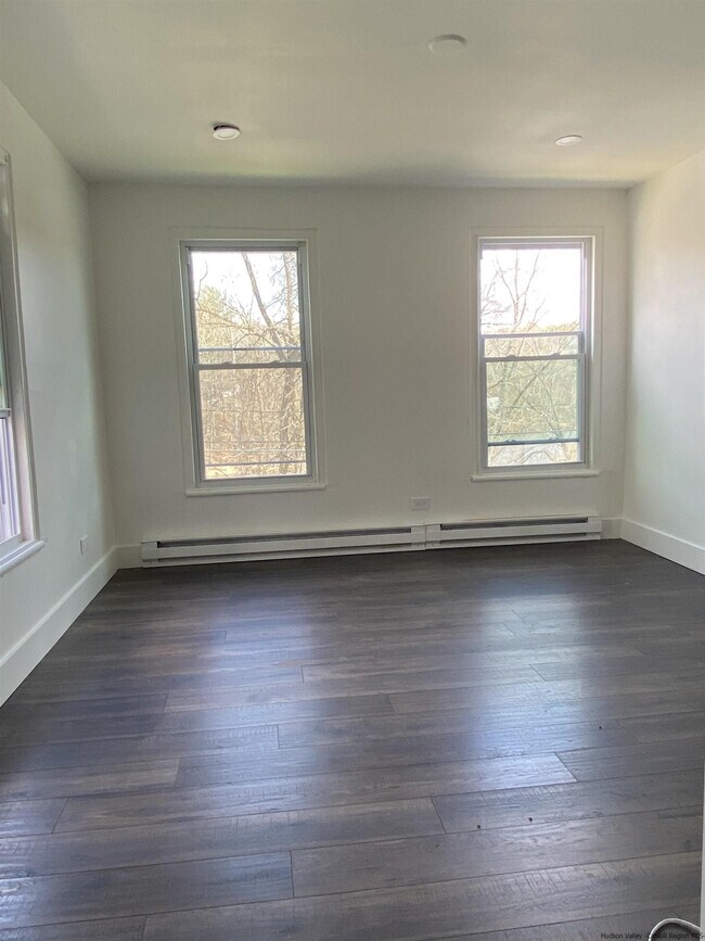 Foto del edificio - 1465 Creek Locks Rd