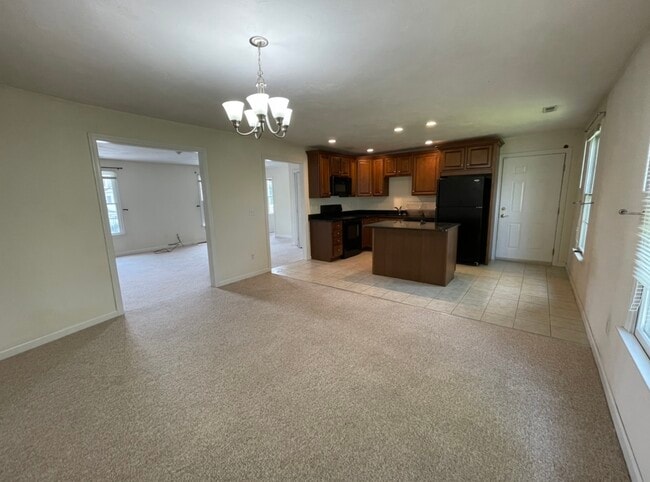 Kitchen - 200 Worcester Ct