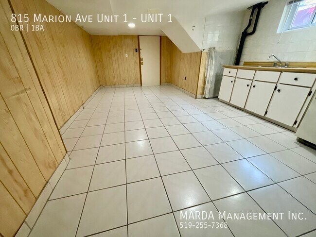 Photo du bâtiment - NICELY UPDATED BACHELOR APARTMENT IN OLD W...