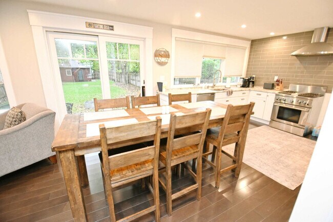 Foto del edificio - 1012 N Lawrence St