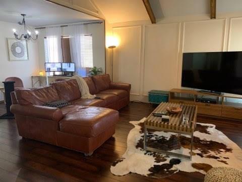 Foto del edificio - 2714 Laurel Oaks Dr