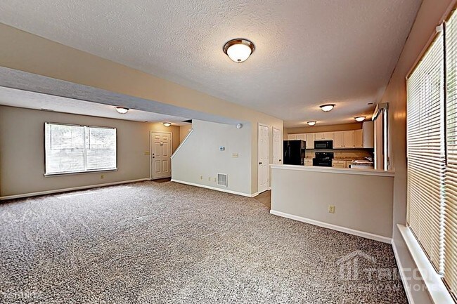 Building Photo - 8420 Country Club Blvd