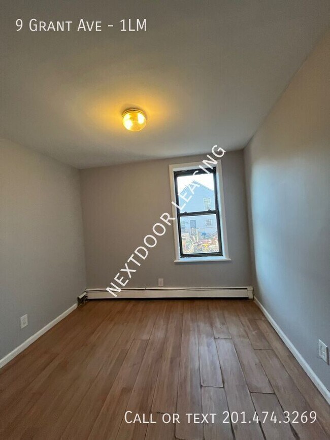 Building Photo - 9 Grant Ave