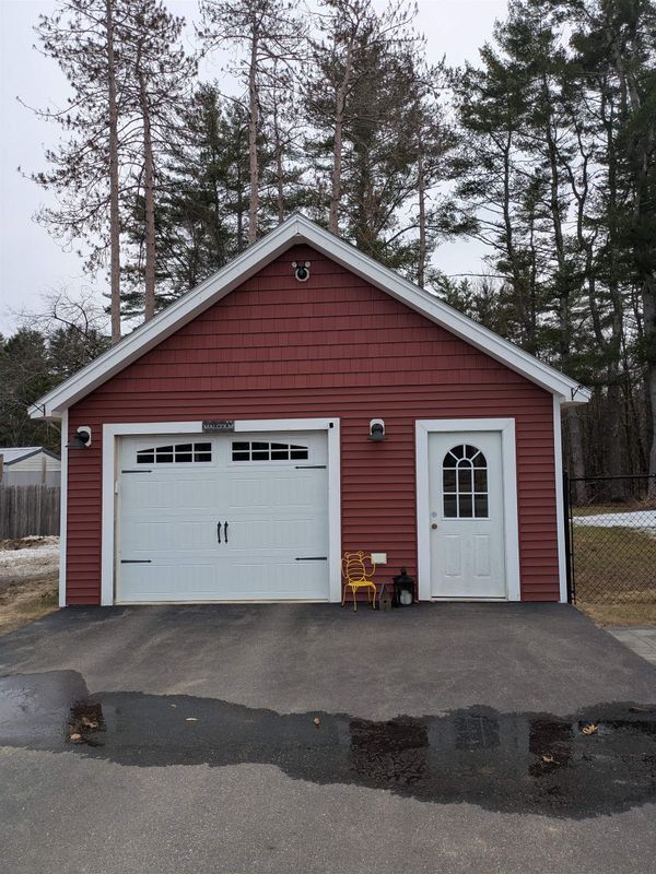 Foto del edificio - 11 Corn Hill Rd