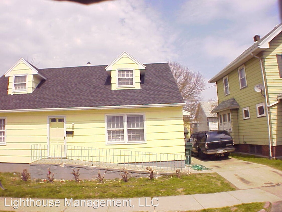 Foto principal - 4 br, 3 bath House - 50 Warsaw St.