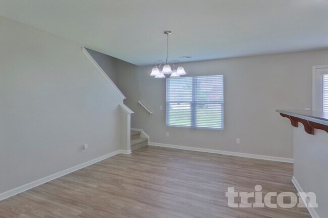 Foto del edificio - 528 Gentle Breeze Ln