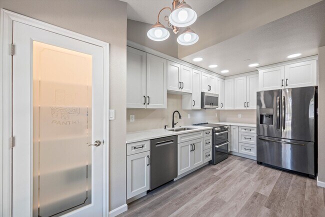 Foto del edificio - Charming 3-Bedroom Home in Westminster, CO – Finished Basement!