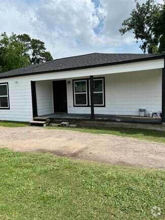 Building Photo - 710 Twin Oaks St
