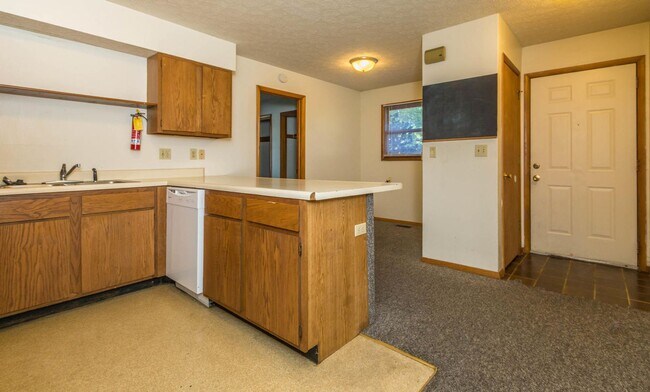 Building Photo - 515 HC