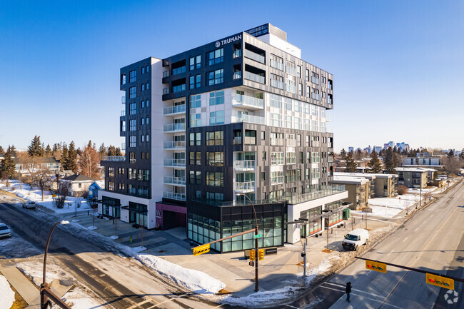 Building Photo - 17 West