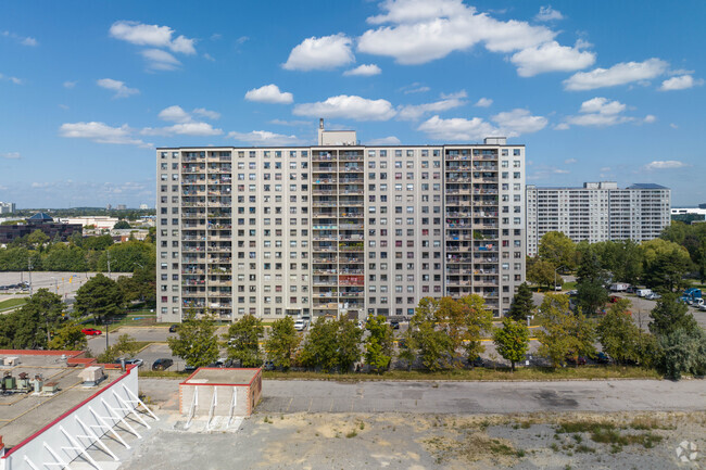 Photo du bâtiment - Tuxedo Court