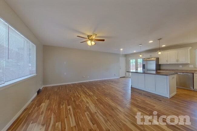 Building Photo - 4615 El Camino Dr