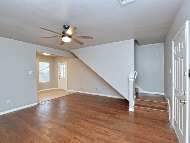 Building Photo - 6121 Ponca St