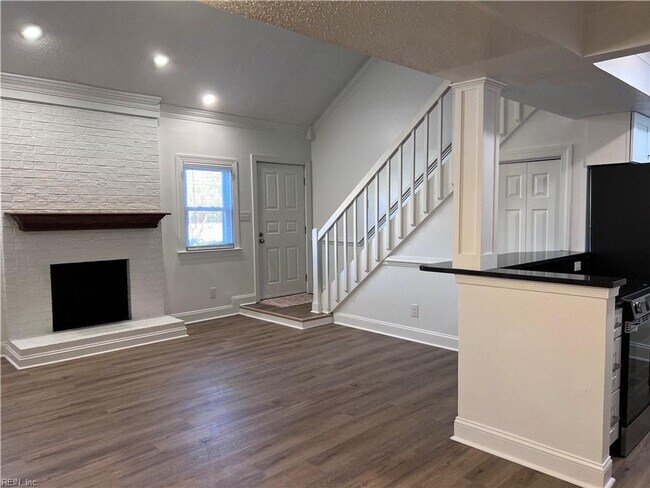 Foto del edificio - 947 Wildwood Square Ct