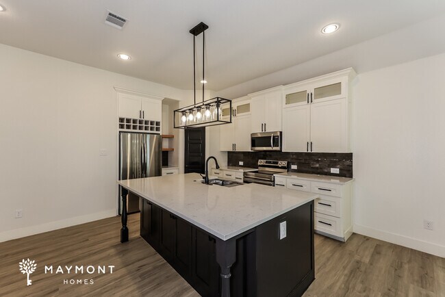 Foto del edificio - 2706 NW Loraine St
