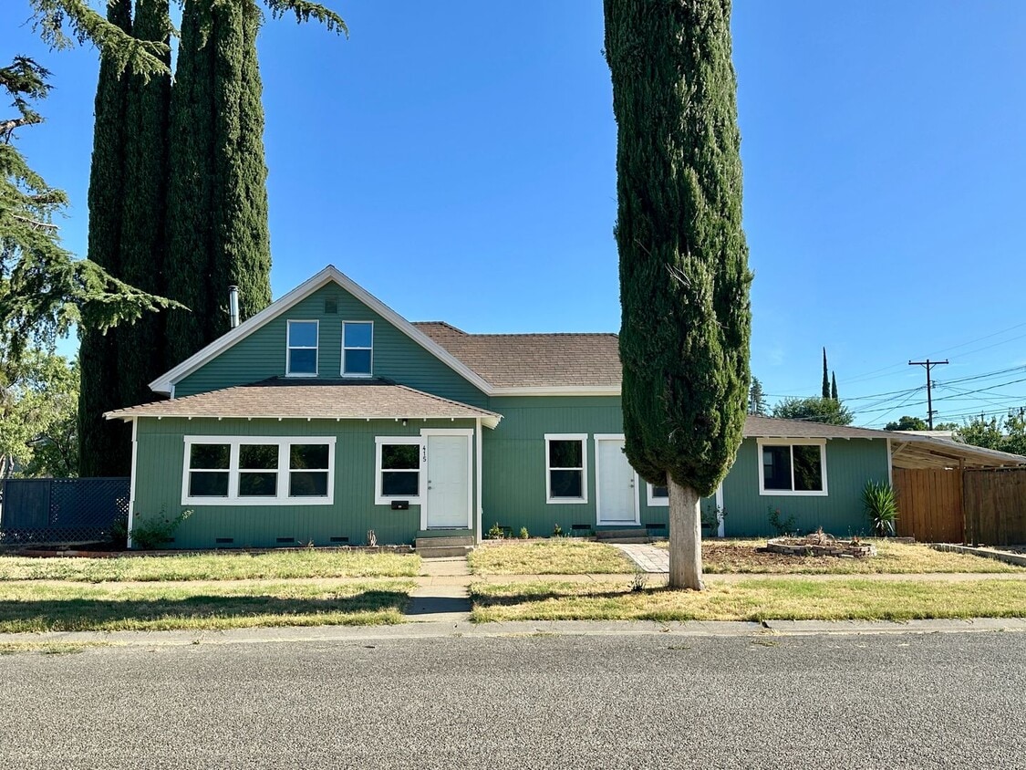 Primary Photo - Beautiful 3 bedroom 3 bath Two Story House