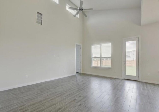 Building Photo - 10917 Charger Wy
