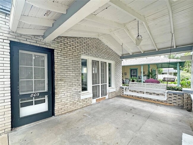 Building Photo - 805 S Park Ave