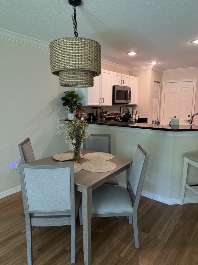 Building Photo - 2759 SE Birmingham Dr