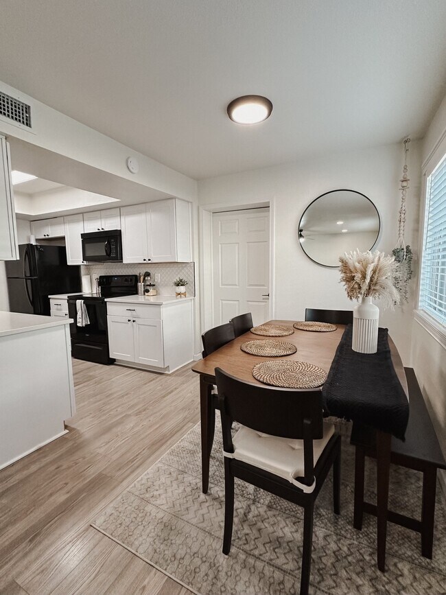 Foto del edificio - 8532 E Belleview St