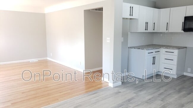 Building Photo - 15161 Harrison St