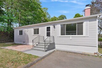 Building Photo - 9 Crescent Park Rd