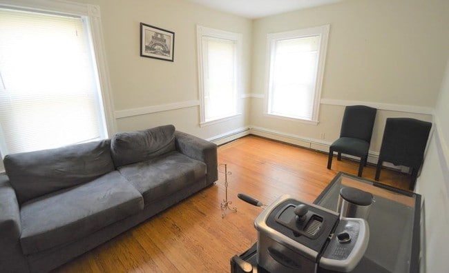 Foto del edificio - 76 Easton St