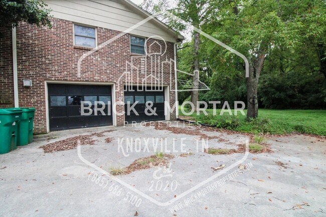 Building Photo - 8637 Glen Echo Dr