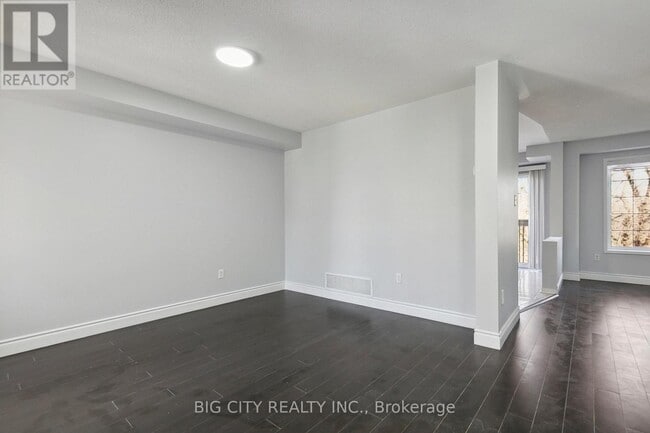 Building Photo - 27 Angier Crescent