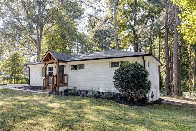 Building Photo - 1955 Maple Dr NW