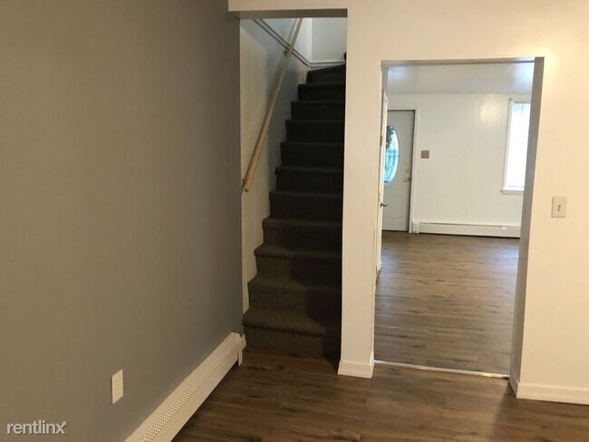 Building Photo - 2 br, 1 bath House - 258 A Sitgreaves St