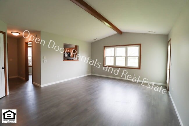 Building Photo - Fort Wayne Rising 1421/1423 Fieldstone