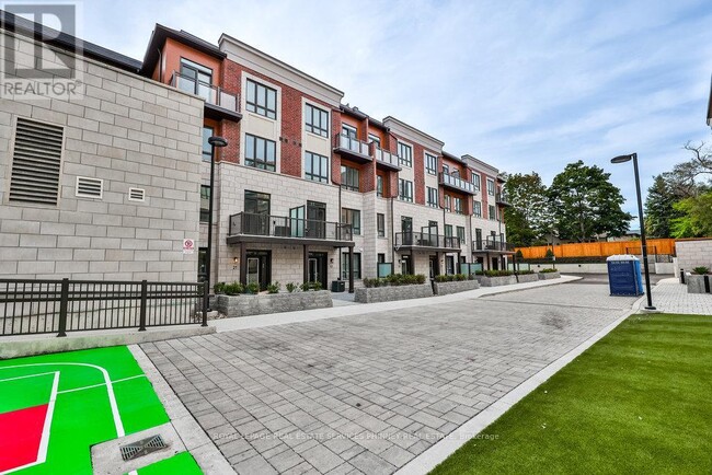 Building Photo - 4035 Hickory Dr