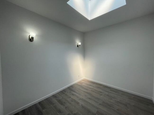 Building Photo - 7117 13th Ave