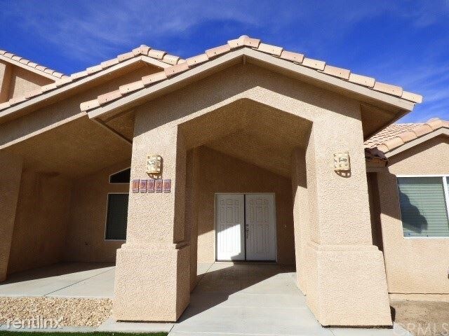 Building Photo - 4 br, 3 bath House - 19920 Yucca Loma Rd