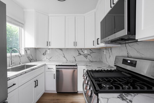 Foto del edificio - 1211 Detroit N St