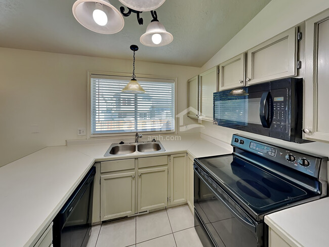 Building Photo - 5544 Lopalena Cir