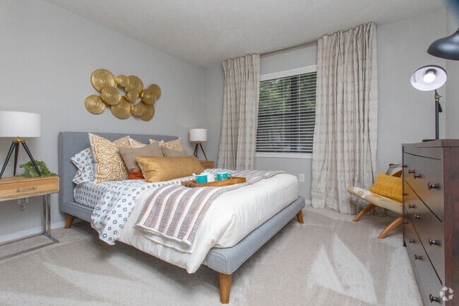 2BR, 2BA - 1210SF - Arden Vue