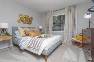 2BR, 2BA - 1210SF - Arden Vue