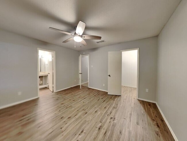 Foto del edificio - 6204 Kelly Elliott Rd