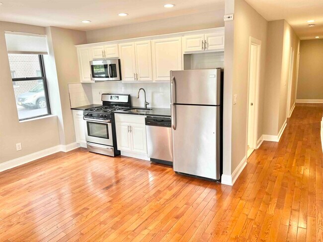 Foto del edificio - 6305 Boulevard E