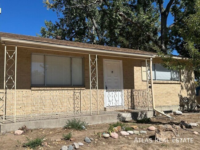 Building Photo - 14993 Olmsted Dr