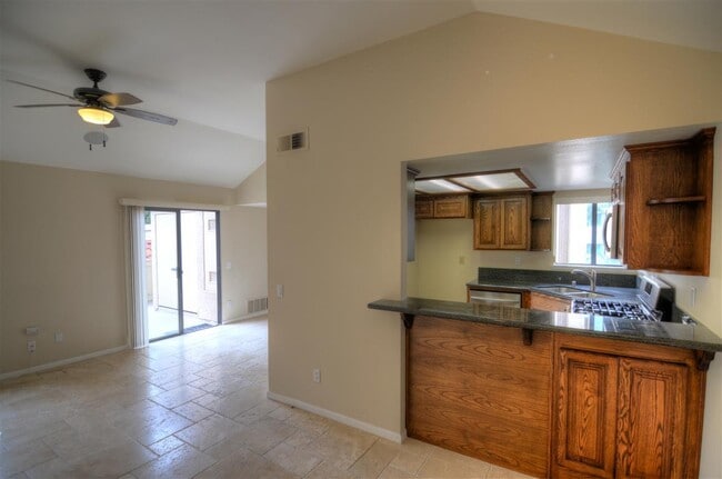 Building Photo - IMMACULATE UPGRADED CONDO!!!!