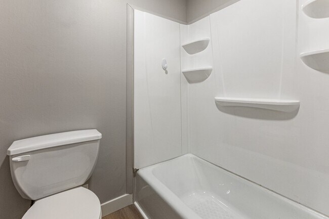 Foto del edificio - 2710 S Highland Dr