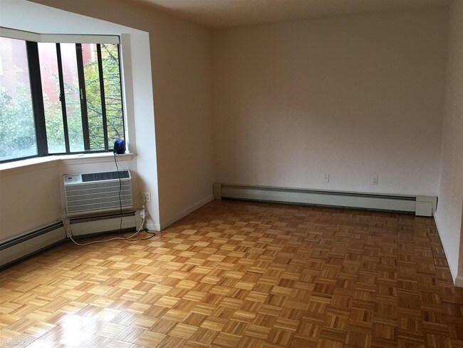 Building Photo - 1 br, 1 bath Apartment - 13849 Barclay Ave 6B