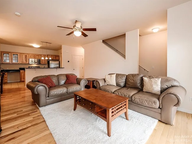 Building Photo - 229 Scio Village Ct